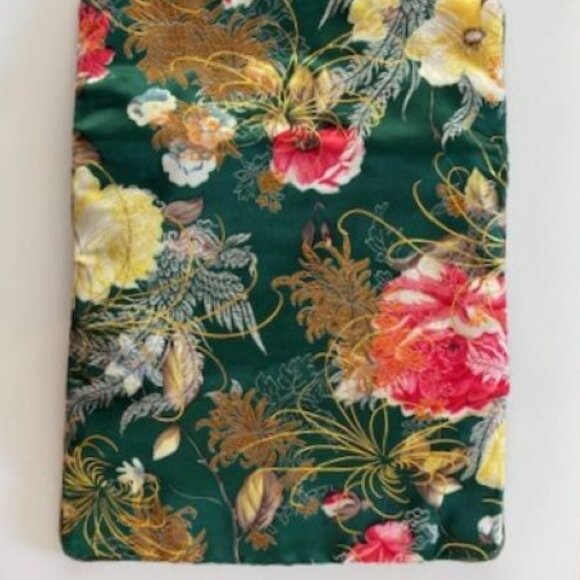 Gifts from China - Cosmetic Bag, Fabric Gift Bag, Hand Held Folding Fan - Picture 3 of 9